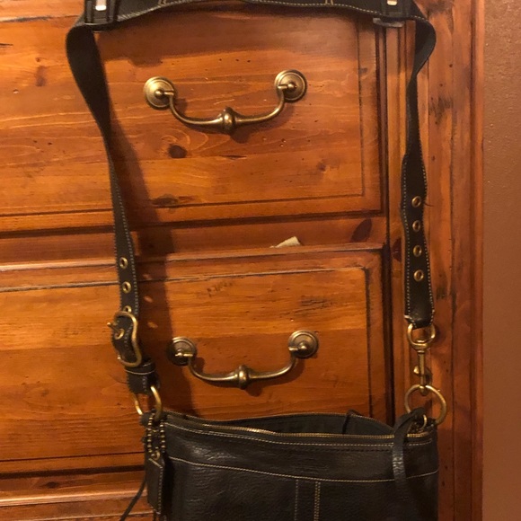 Coach Leather handbag w/adjustable strap - Picture 3 of 6